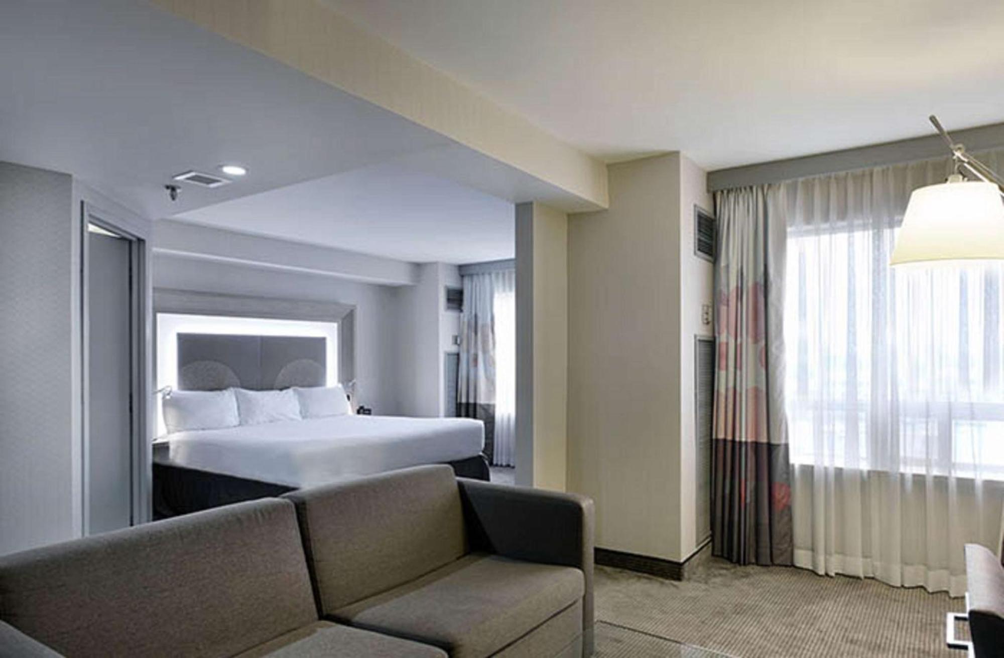 Hotel Doubletree By Hilton Ottawa Downtown Exteriér fotografie