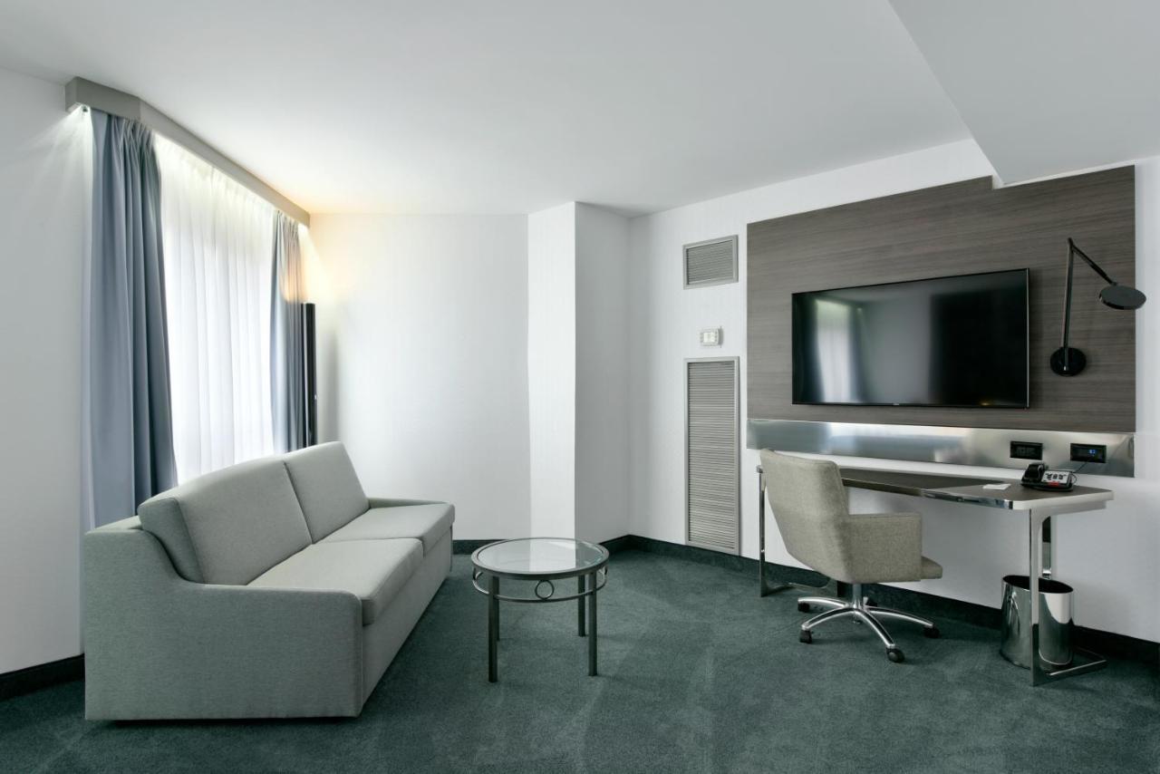 Hotel Doubletree By Hilton Ottawa Downtown Exteriér fotografie